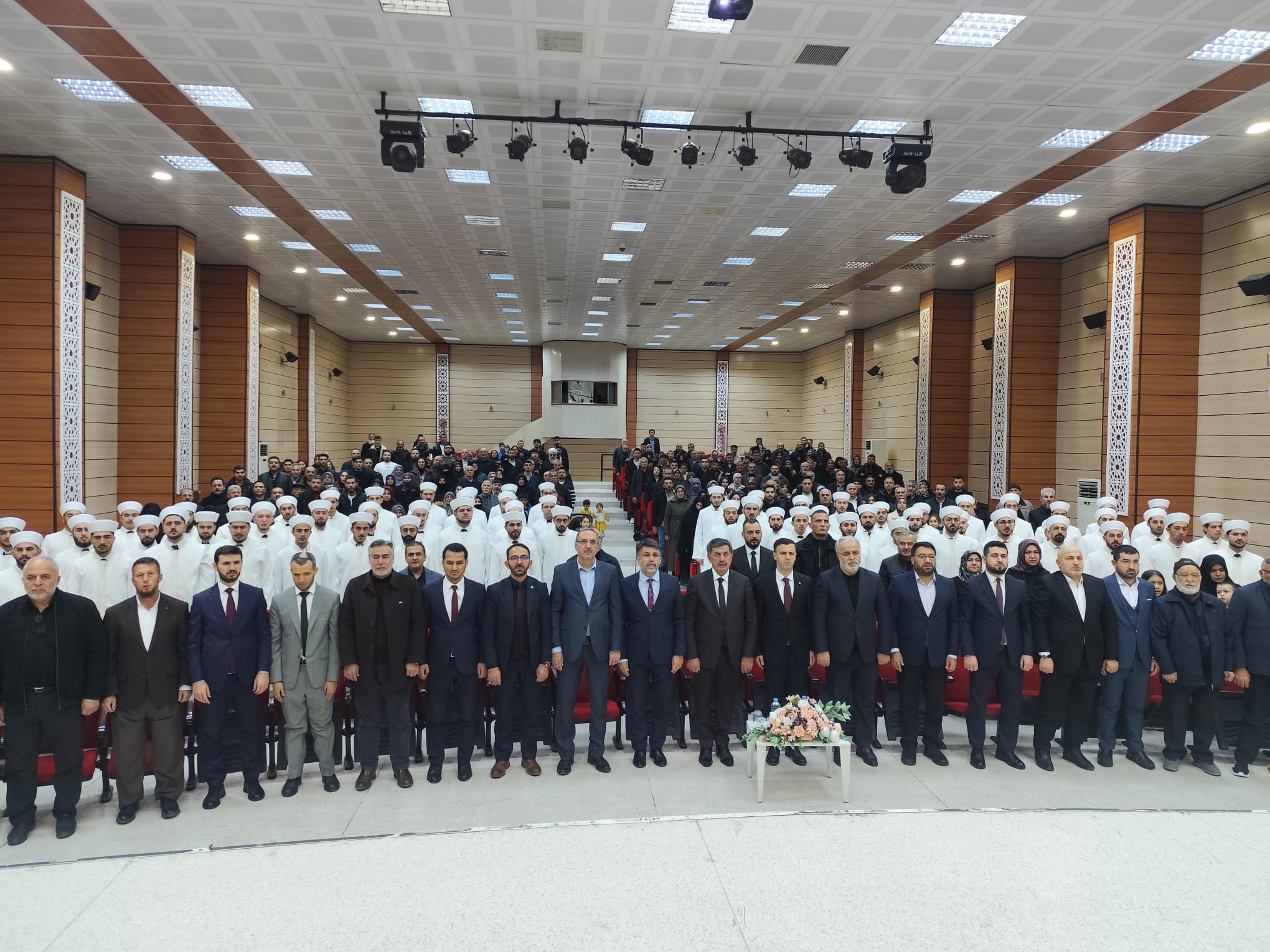 ERZİNCAN’DA 3. DÖNEM ADAY DİN GÖREVLİLERİ MEZUN OLDU