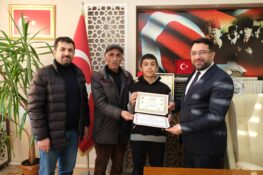 Müftü FAKİRULLAHOĞLU’ndan Hafızlık Yolundaki Öğrenciye Belge