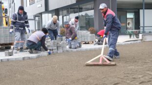 Erzincan’da Kaldırım ve Duvar Çalışmaları Hız Kesmeden Sürüyor