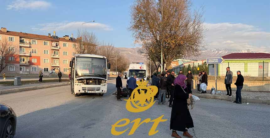 FATİH MAHALLESİ’NDE KORKUTAN KAZA: OTOBÜS İLE MOTOSİKLET ÇARPIŞTI, 1 YARALI