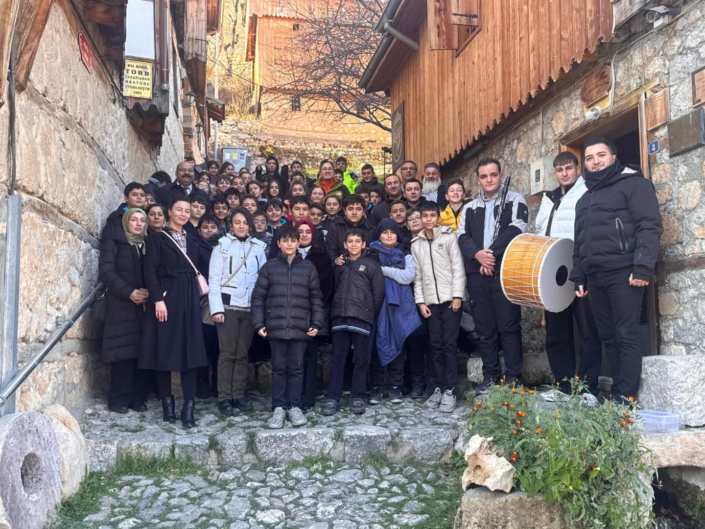 KEMALİYE’DE KÜLTÜR OKULLARDA YAŞATILIYOR