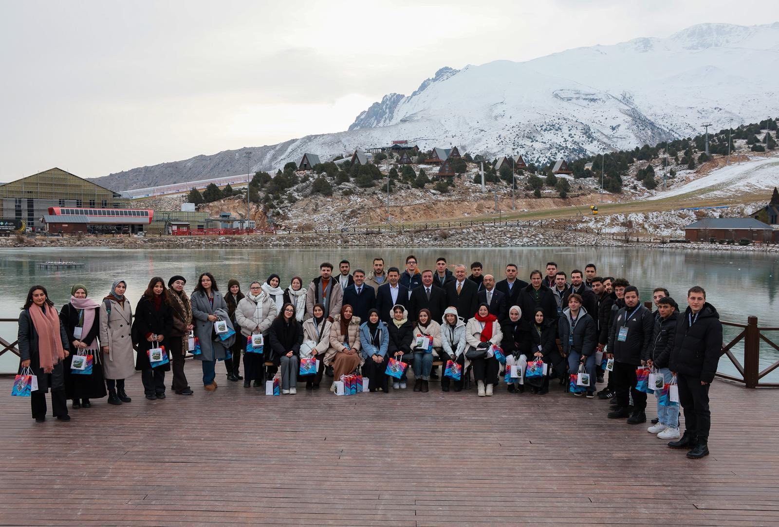 Turistik Doğu Ekspresi İle Erzincan’a Gelen Gençler Ergan Dağı’nda Ağırlandı