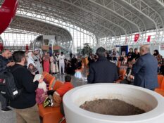 UMRE YOLCULARI DUALARLA UĞURLANDI