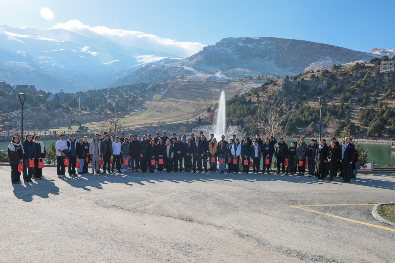 VALİ AYDOĞDU, “BİZ BİR AİLEYİZ” PROJESİ KAPSAMINDA ÖĞRENCİLERLE BİR ARAYA GELDİ