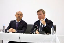 VALİ AYDOĞDU, EĞİTİM ÇALIŞANLARIYLA BİR ARAYA GELDİ