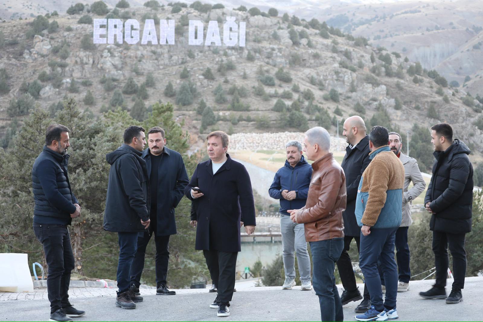 VALİ AYDOĞDU, ERGAN DAĞI KAYAK MERKEZİ’NDE İNCELEMELERDE BULUNDU