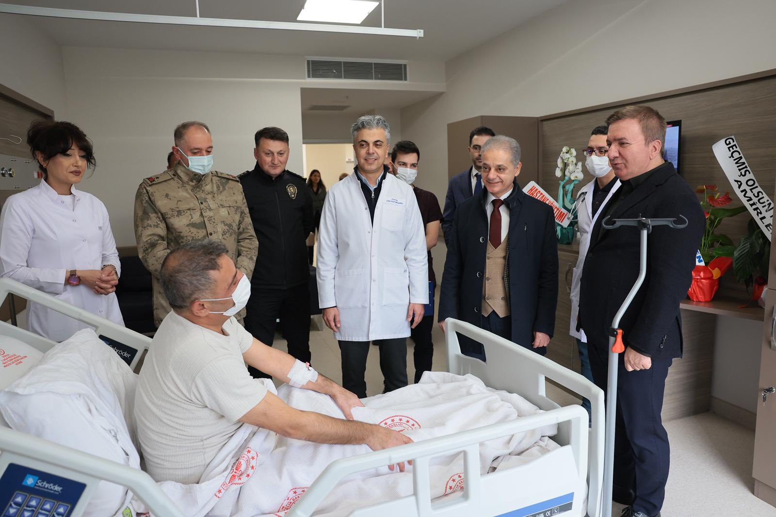 Vali AYDOĞDU’dan Hastalara Moral Ziyareti