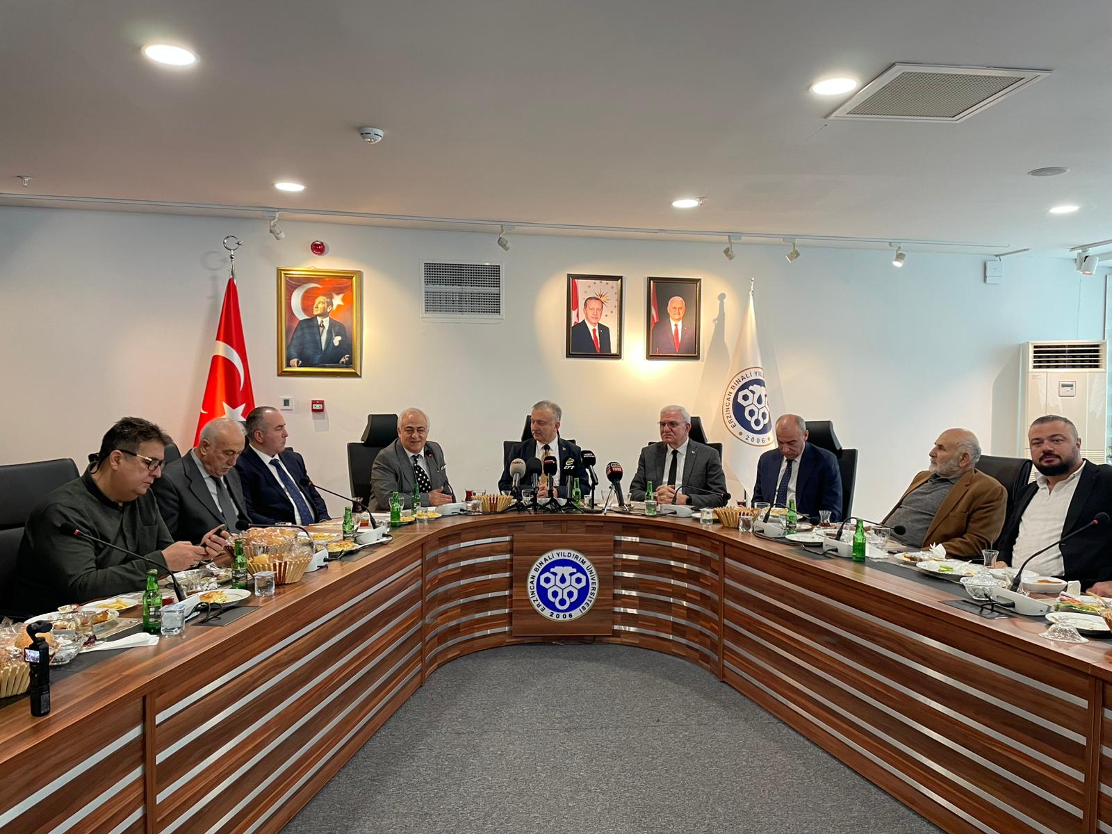 EBYÜ Rektörü Akın LEVENT, Gazetecilerle Kahvaltıda Bir Araya Geldi