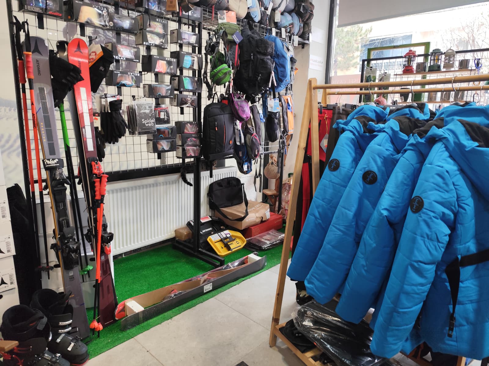 Ergan Dağı’nda Sezon Açıldı, Kayak Ekipmanı Kiralamalarına Yoğun İlgi