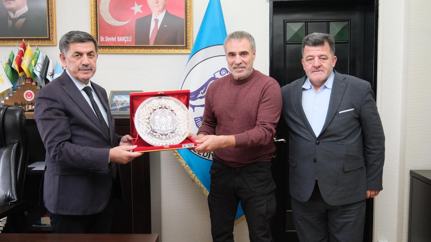 Ersun YANAL ve 24 Erzincanspor Yönetiminden Başkan AKSUN’a Ziyaret