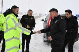 İl Emniyet Müdürü Baybaba’dan Kar Altında Görev Yapan Polislere Moral Ziyareti