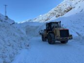 Kemaliye’de Çığ Alarmı: Başpınar–Başbağlar Grup Yolu Ulaşıma Kapandı