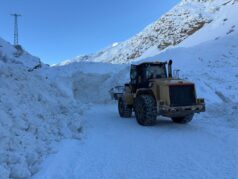 Kemaliye’de Çığ Alarmı: Başpınar–Başbağlar Grup Yolu Ulaşıma Kapandı