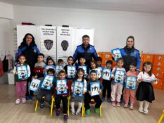 Miniklere ve Öğrencilere Polislik, Trafik ve Güvenlik Anlatıldı