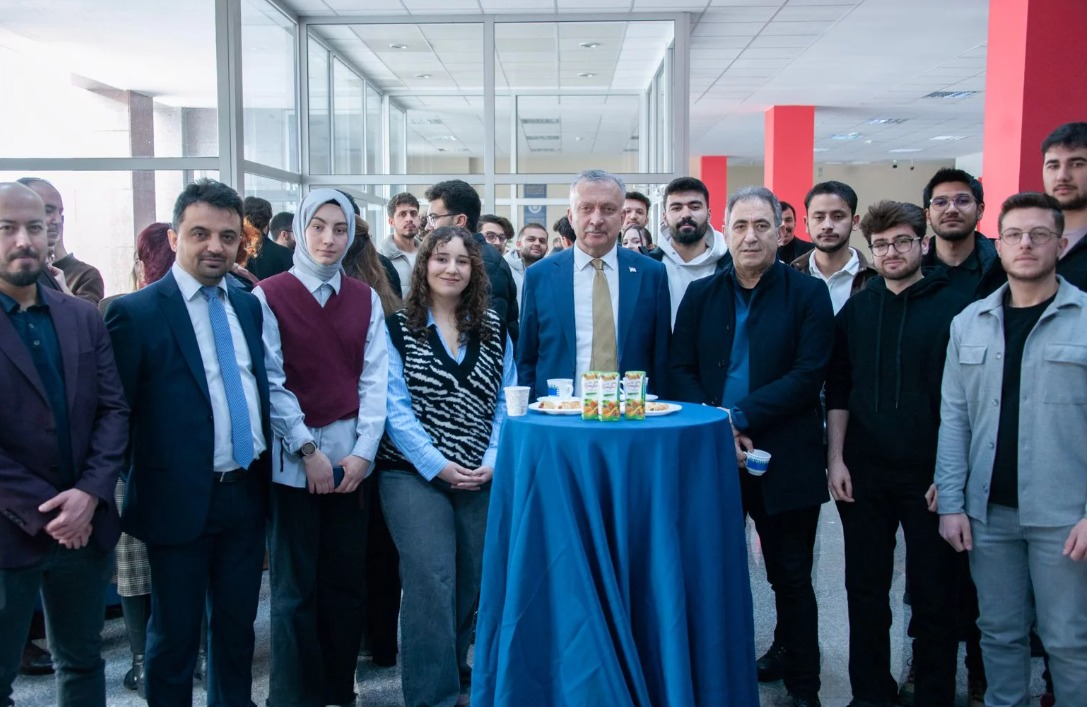 Rektör Prof. Dr. Akın LEVENT, Mühendislik Mimarlık Fakültesi Öğrencileriyle Buluştu