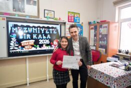 Üzümlü Kaymakamı KARADAĞ Karne Heyecanına Ortak Oldu