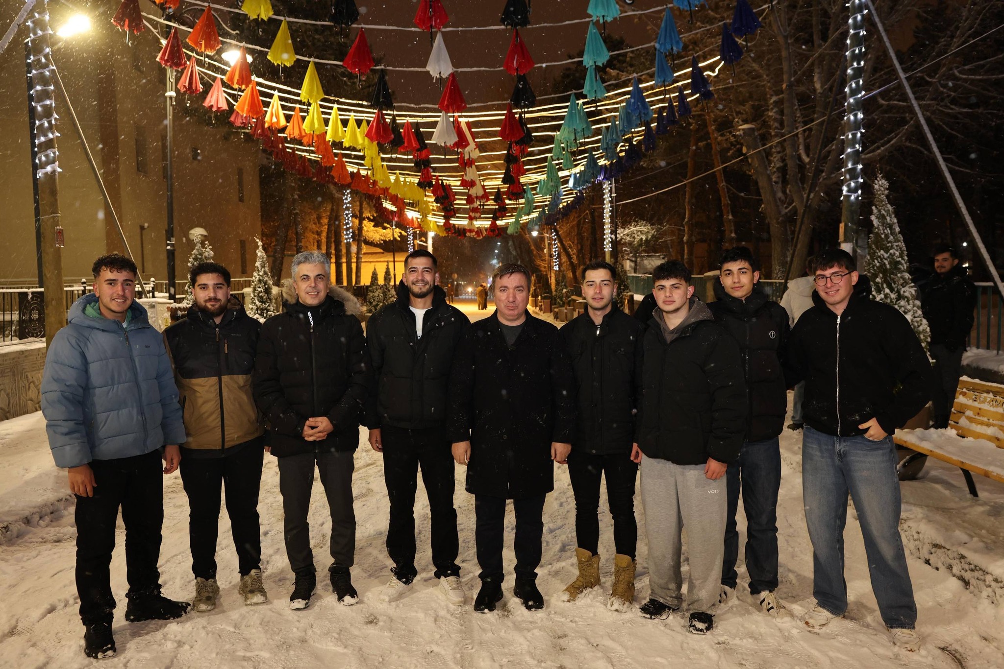 Vali Aydoğdu Kar İddiasını Yerinde Ölçtü, Ortaya Gülümseten Anlar Çıktı