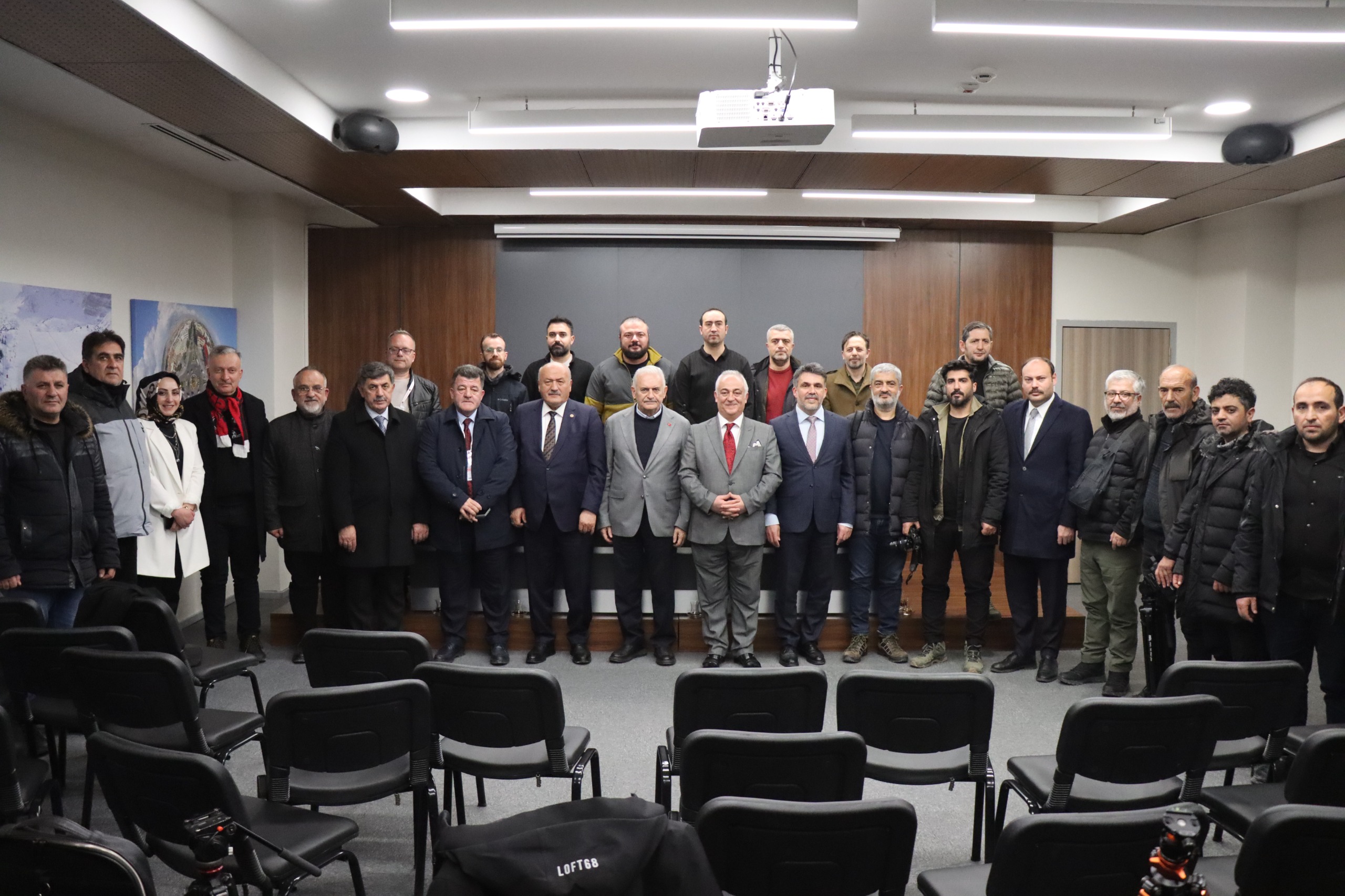 Binali YILDIRIM Erzincan Basınıyla Buluştu: “Yatırımlar Artarak Sürecek”