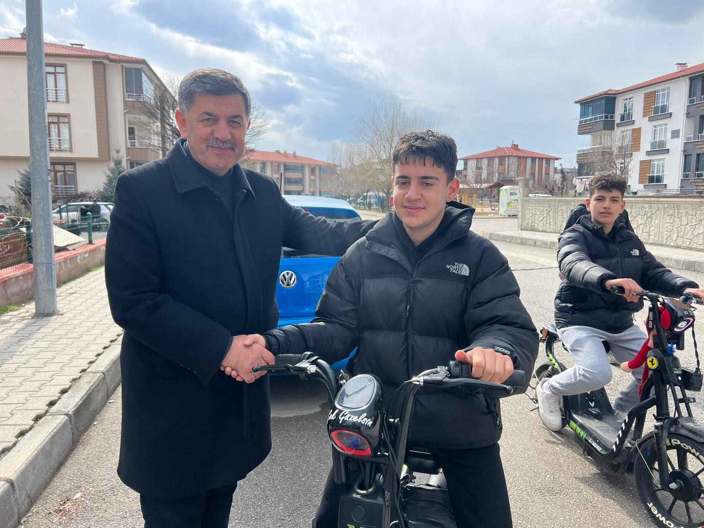 Bekir AKSUN Gençlerle Buluştu: “Yarınlarımız Emin Ellerde”