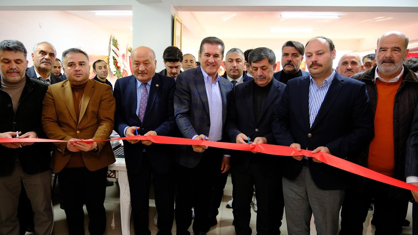 Bekir AKSUN Otlukbeli Derneği’nin Açılışına Katıldı