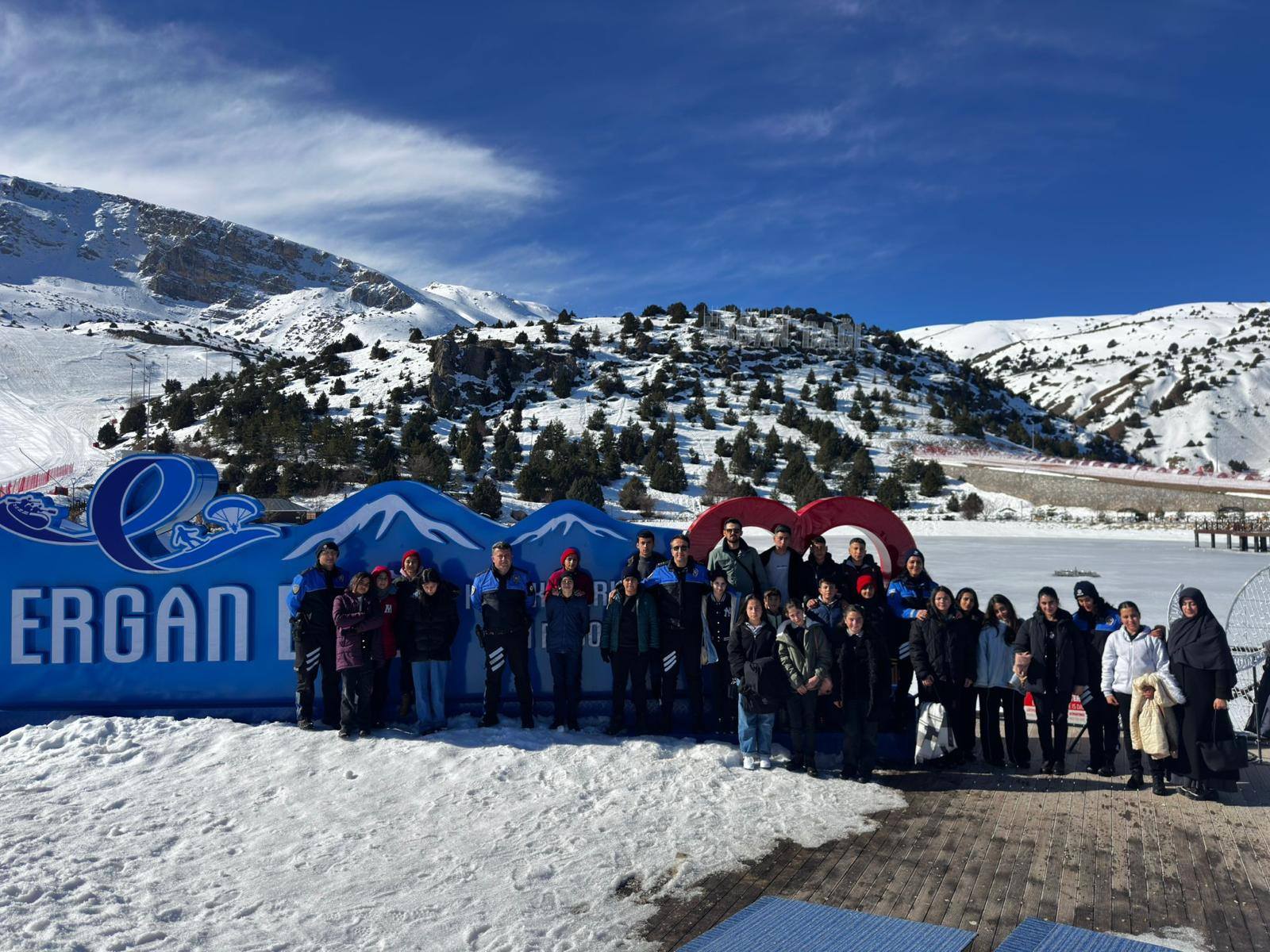 ÇOGEP Kapsamında Öğrencilere Kayak Kursu: Gençler Hem Spor Yapıyor Hem Sosyalleşiyor