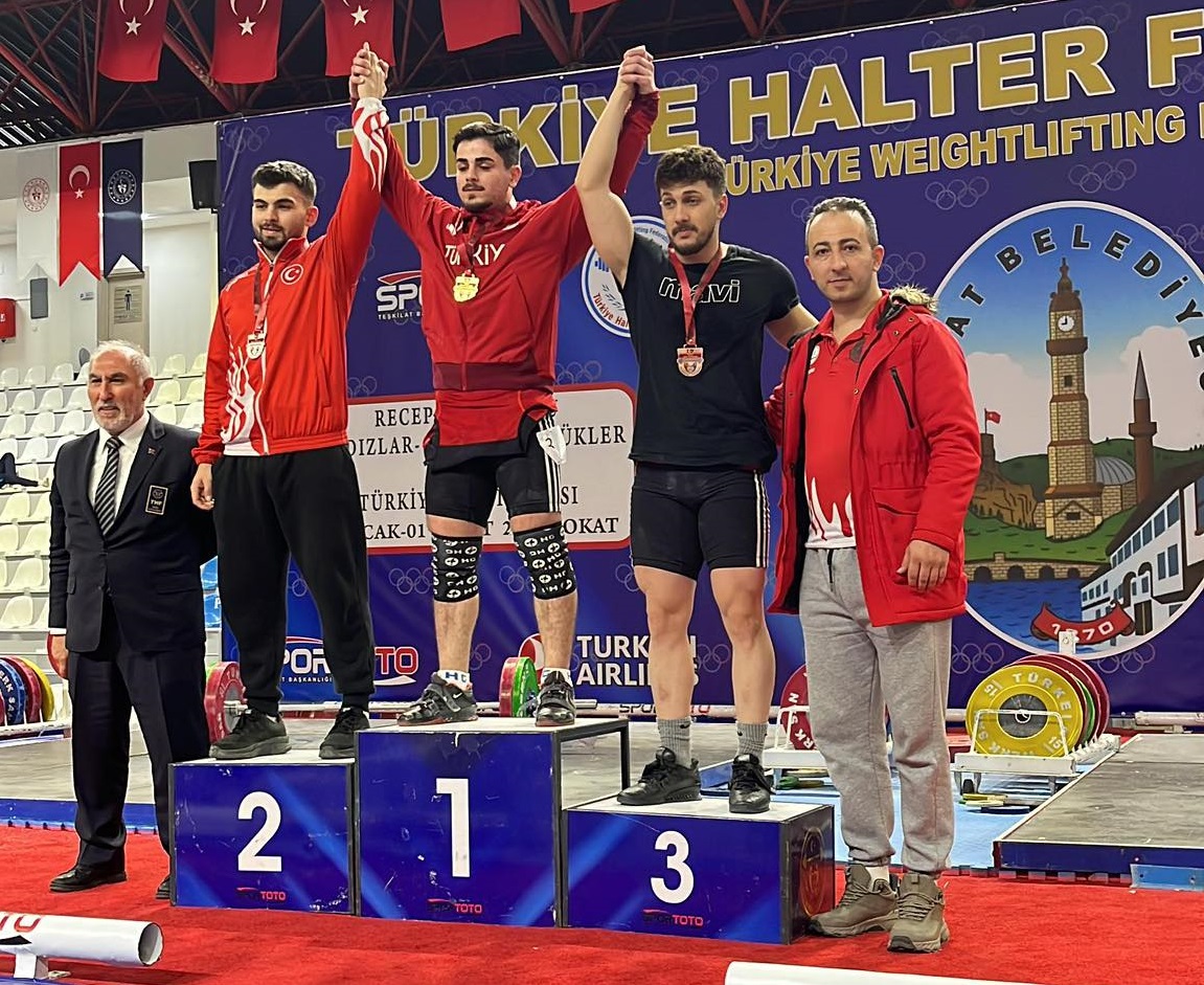 Erzincanlı Halterciden Türkiye Üçüncülüğü