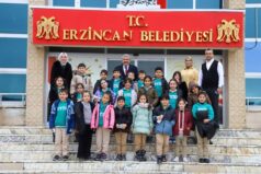 Minik Öğrencilerden Belediyeye Anlamlı Ziyaret