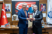 Prof. Dr. YALÇINER’den Rektör LEVENT’e Anlamlı Plaket