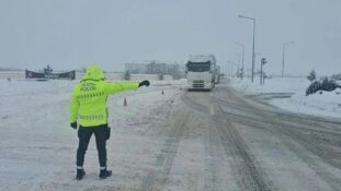 Sakaltutan Geçidi Tipi Nedeniyle Trafiğe Kapandı