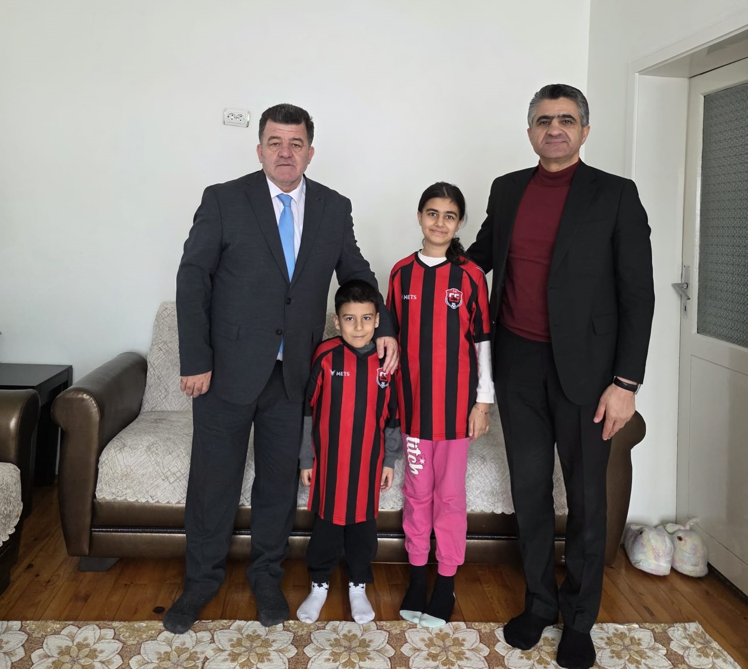 24 Erzincanspor’dan Nakil Geçiren Kardeşlere Moral Ziyareti