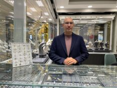 Altın Piyasası Haftaya Temkinli Başladı