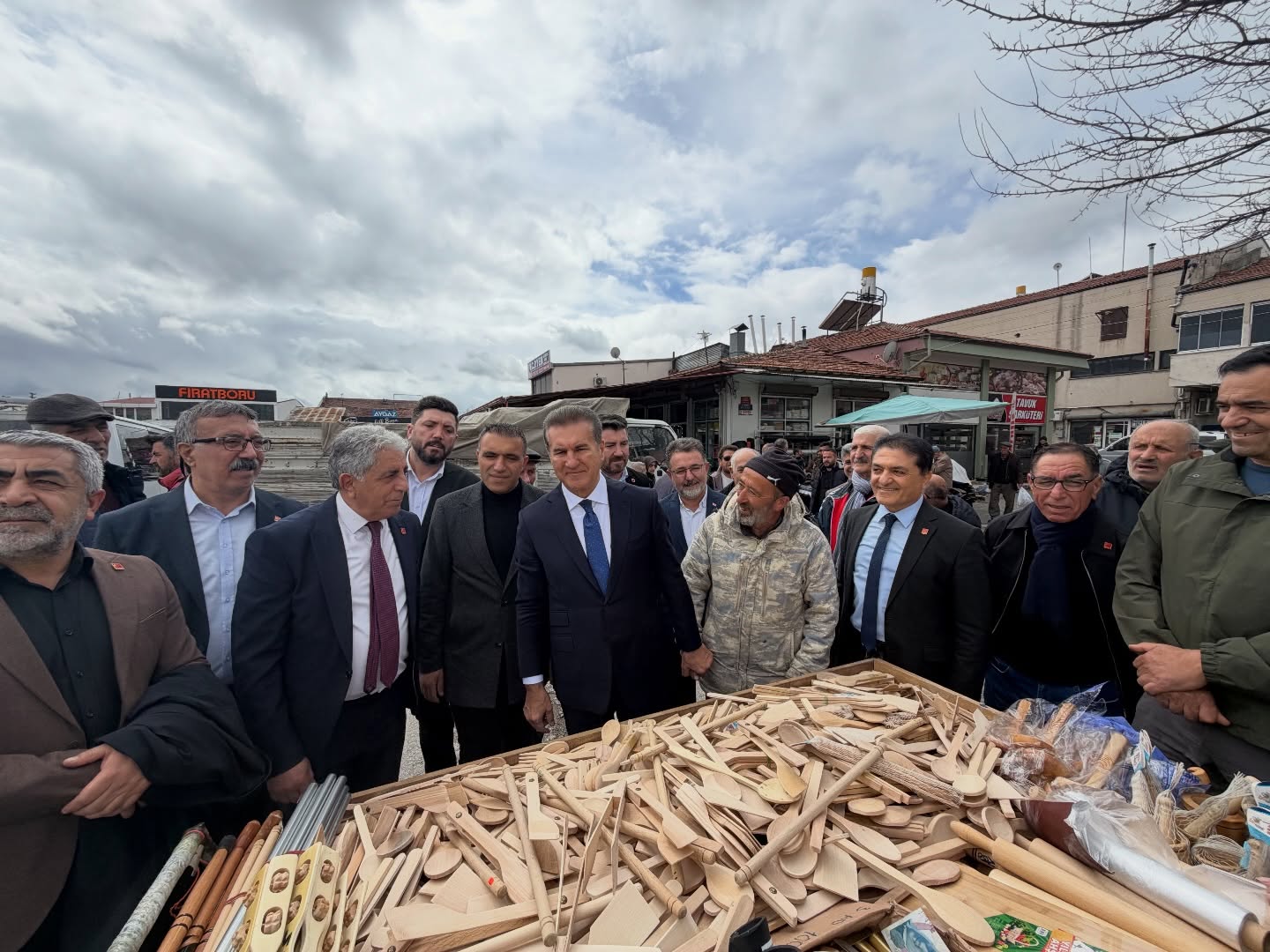 CHP Erzincan Teşkilatı Buğday Meydanı’nda Vatandaşın Nabzını Tuttu