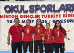 Erzincan Anadolu Lisesi Badmintonda Türkiye İkincisi Oldu