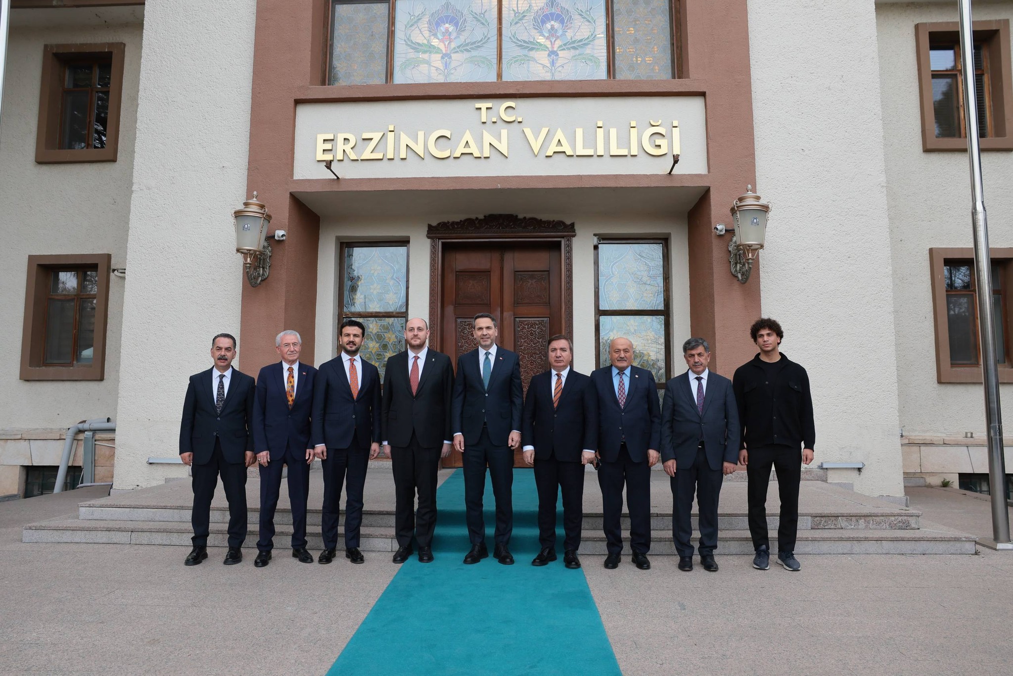 Erzincan’da Bakan Bayraktar’tan Valilik Ziyareti