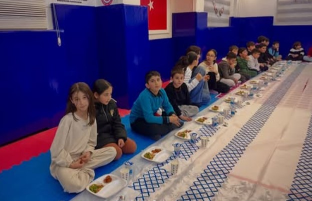 Erzincan’da Öğrencilerle Gönül Dolu İftar Programı