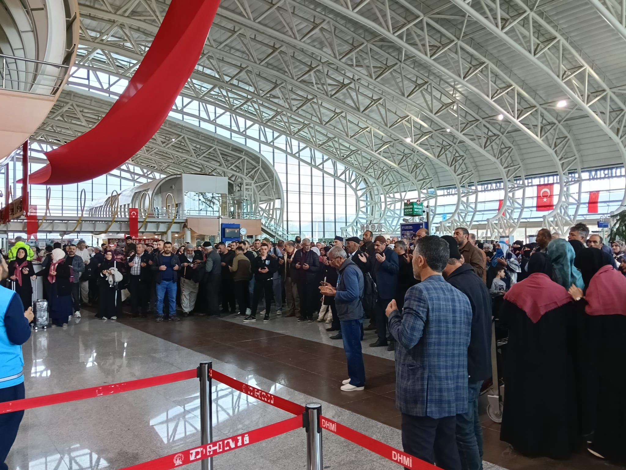 Erzincan’dan 194 Umre Yolcusu Dualarla Uğurlandı