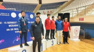 Erzincanlı Güreşçiler Bölge Şampiyonası’ndan Madalyalarla Döndü