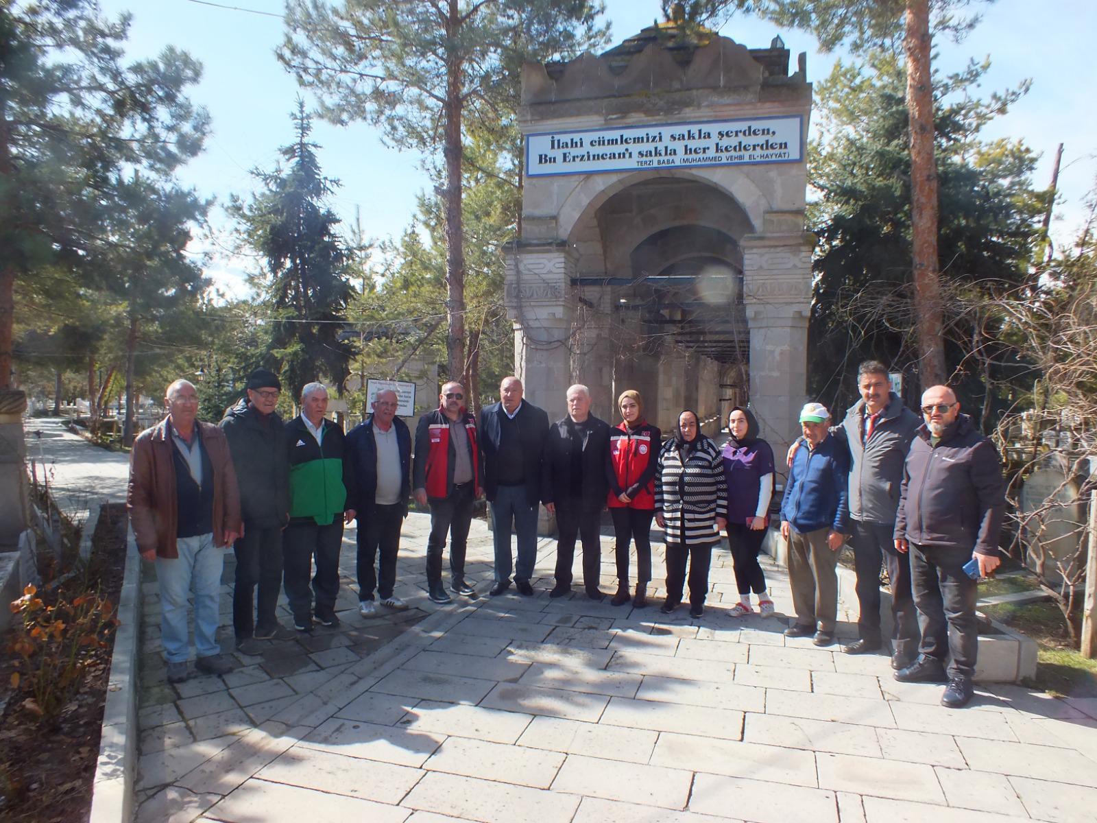 Huzurevi Sakinlerinden Bayramda Terzi Baba Türbesine Ziyaret