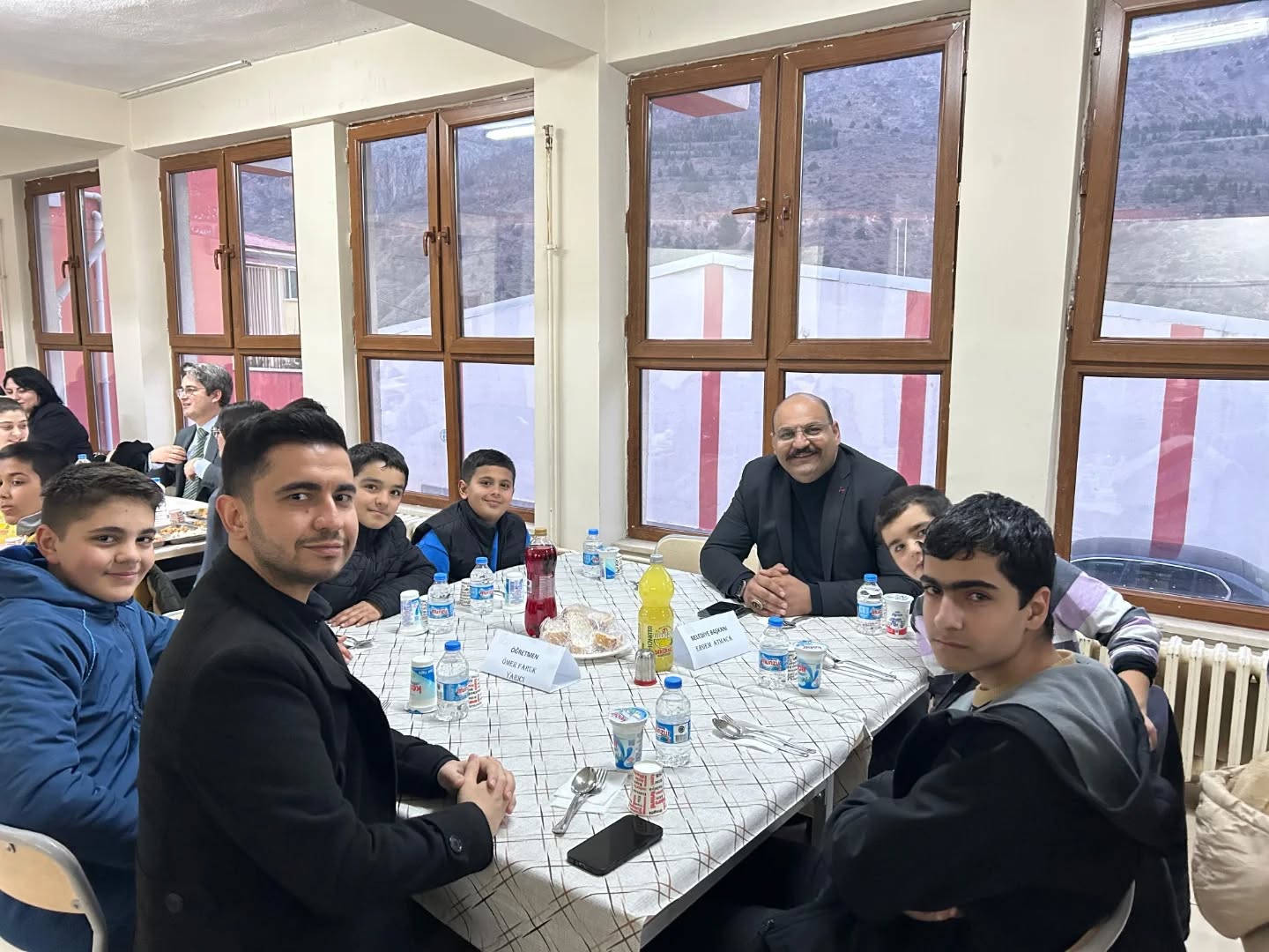 Kemaliye’de Öğretmen ve Öğrenciler Aynı İftar Sofrasında Buluştu