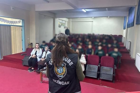 Öğrencilere Çocuk Polisi Tarafından Güvenlik Eğitimi Verildi
