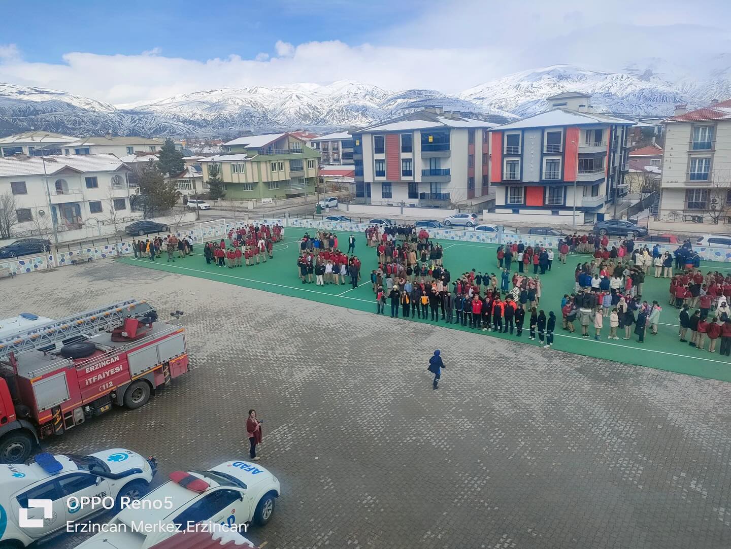 Sirenler Çaldı, Öğrenciler “Çök–Kapan–Tutun” ile Depreme Hazırlandı