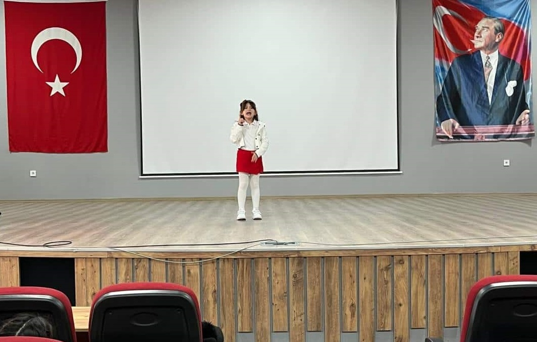 Üzümlü’de İstiklal Marşı’nı Güzel Okuma Yarışması İlçe Finali Yapıldı