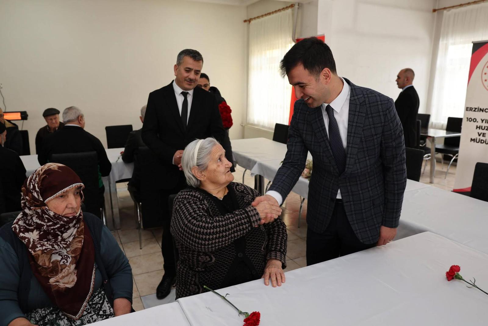 Vali Yardımcısı AYDIN, Huzurevi Sakinleriyle Bayramlaştı