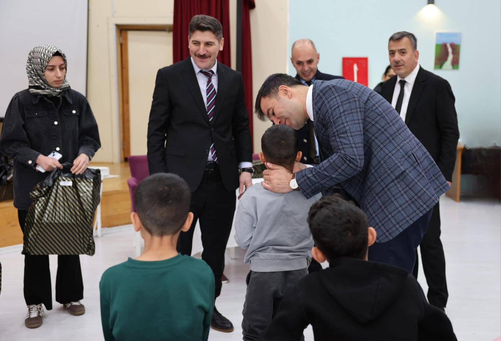 Vali Yardımcısı AYDIN’dan Çocuk Evleri Sitesi’ne Bayram Ziyareti