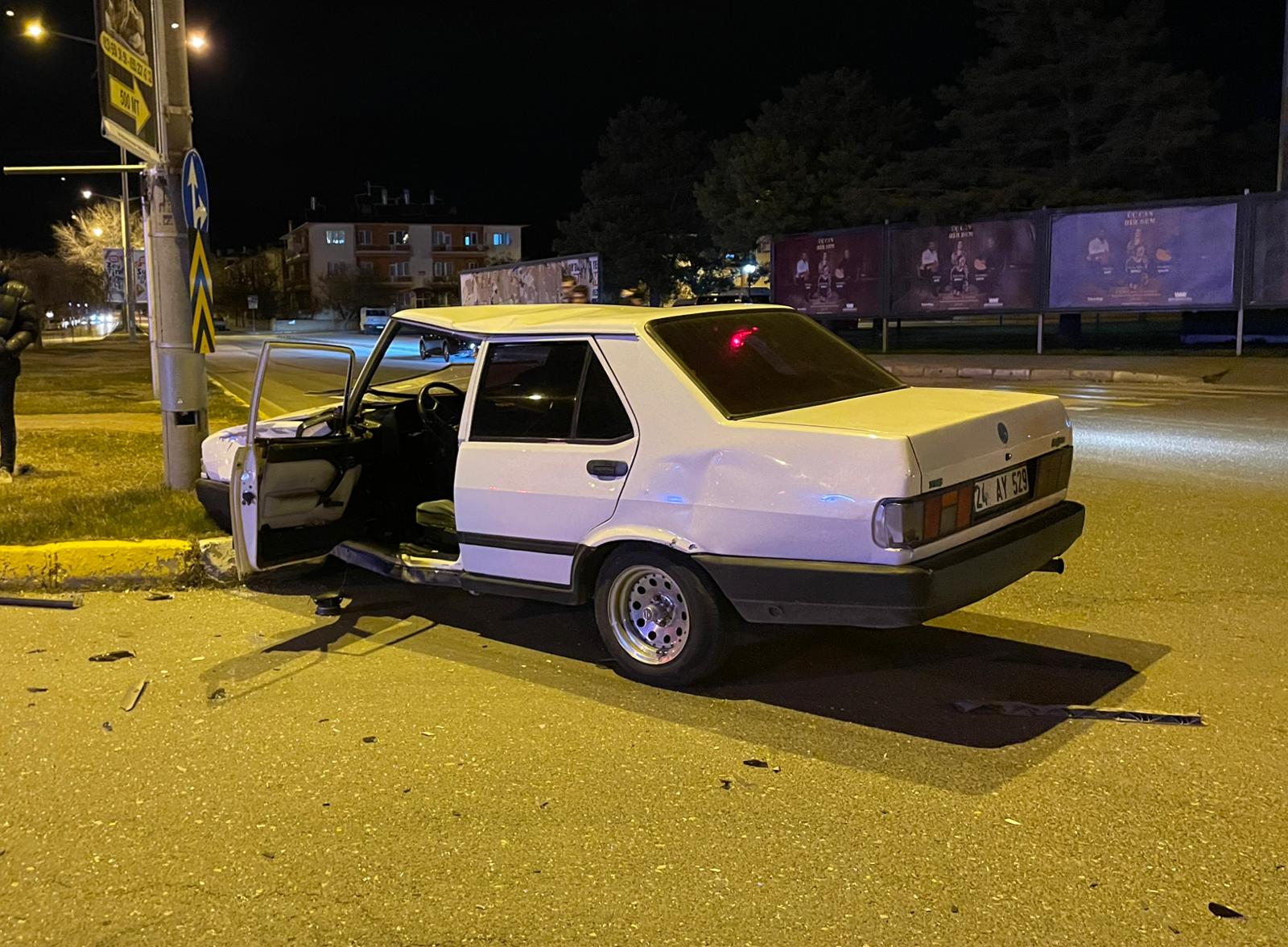 Erzincan’da Trafik Kazası: 2 Araç Çarpıştı, 1 Kişi Hafif Yaralandı