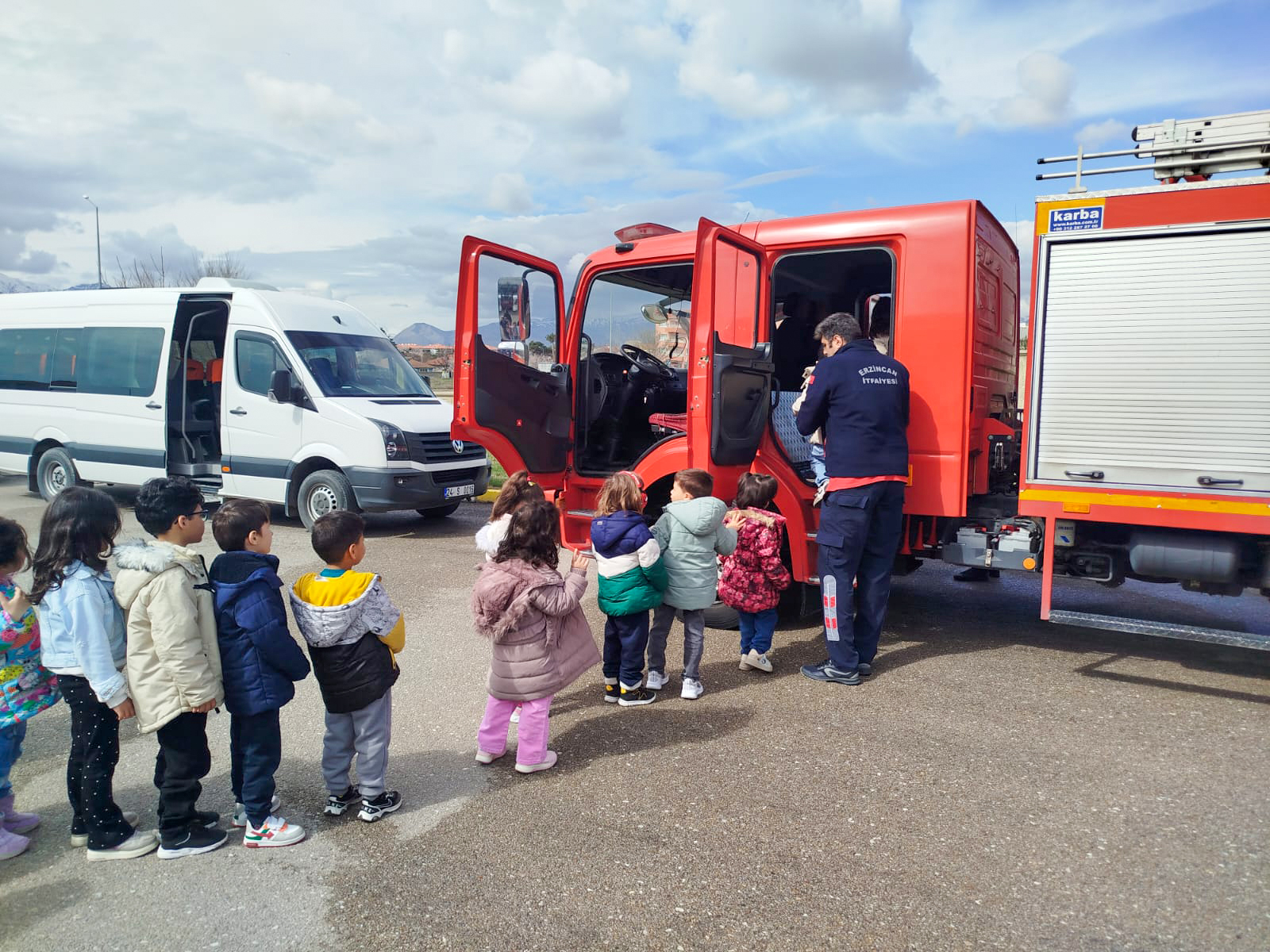 Anaokulu Öğrencileri İtfaiyeciliği Yerinde Öğrendi