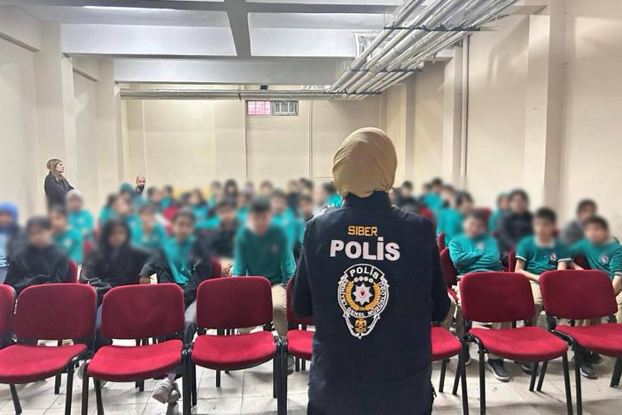 Erzincan Polisi Okullarda: 150 Öğrenciye Güvenlik Eğitimi