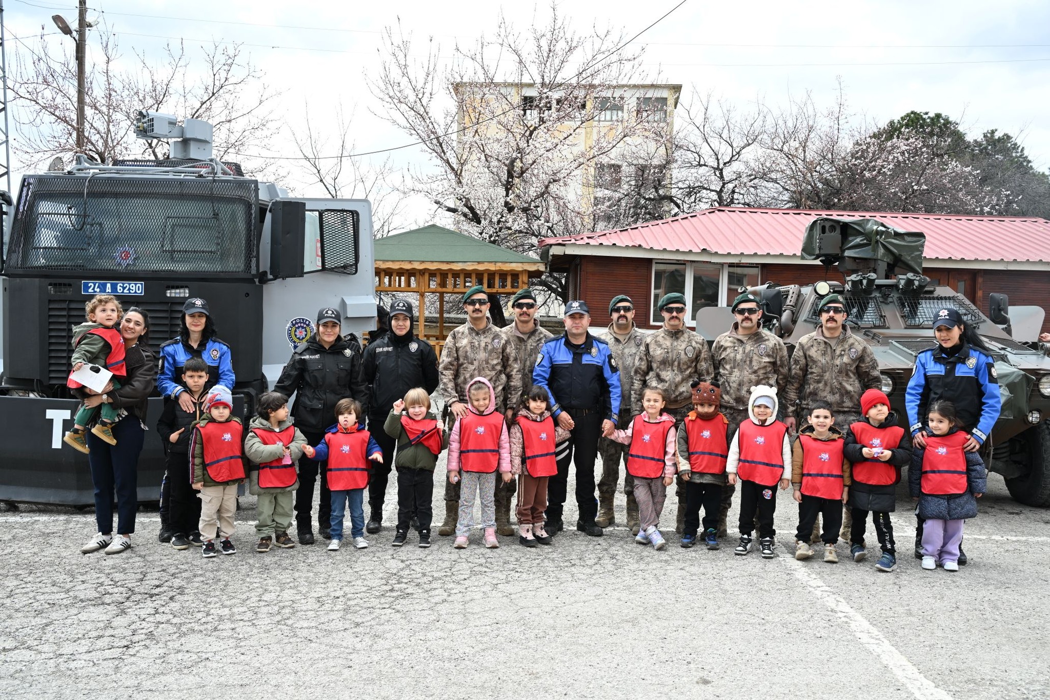 Erzincan’da Çocuklar Polisliği Yerinde Tanıdı