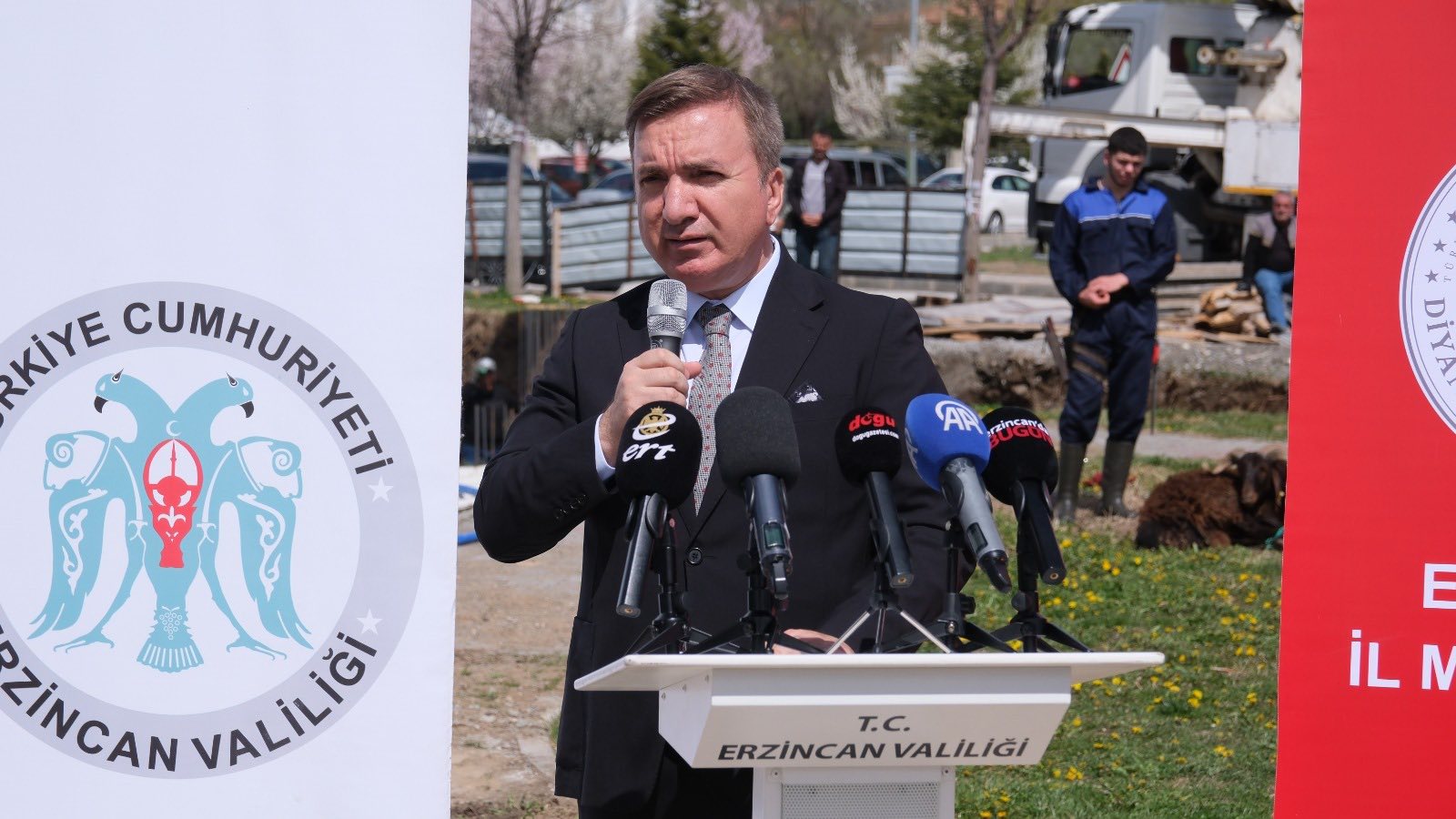 Erzincan’da Eğitime Dev Yatırım: Çocuk Akademisinin Temeli Dualarla Atıldı