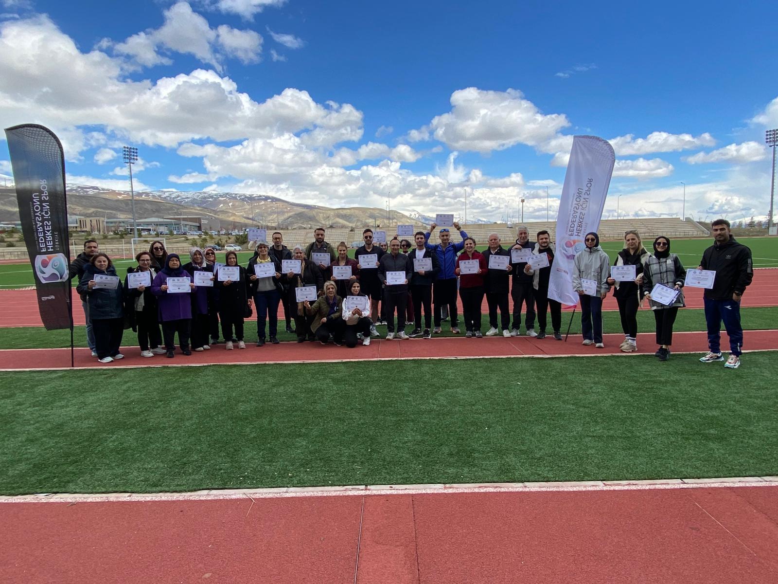 Erzincan’da “Koşabiliyorken Koş” Etkinliğiyle Sağlıklı Yaşam Mesajı Verildi